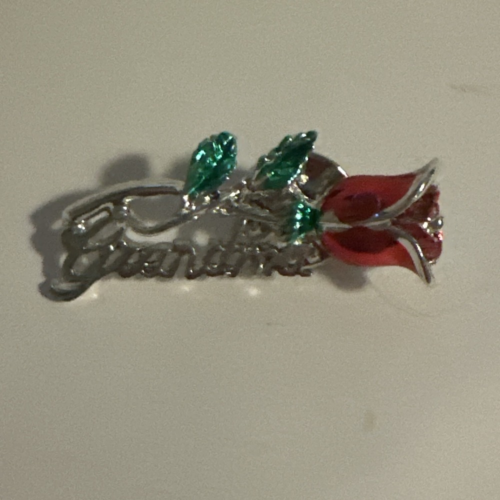 Silver Tone Grandmother w/ Red Rose & Green Leaves Pin Brooch‎ Vintage